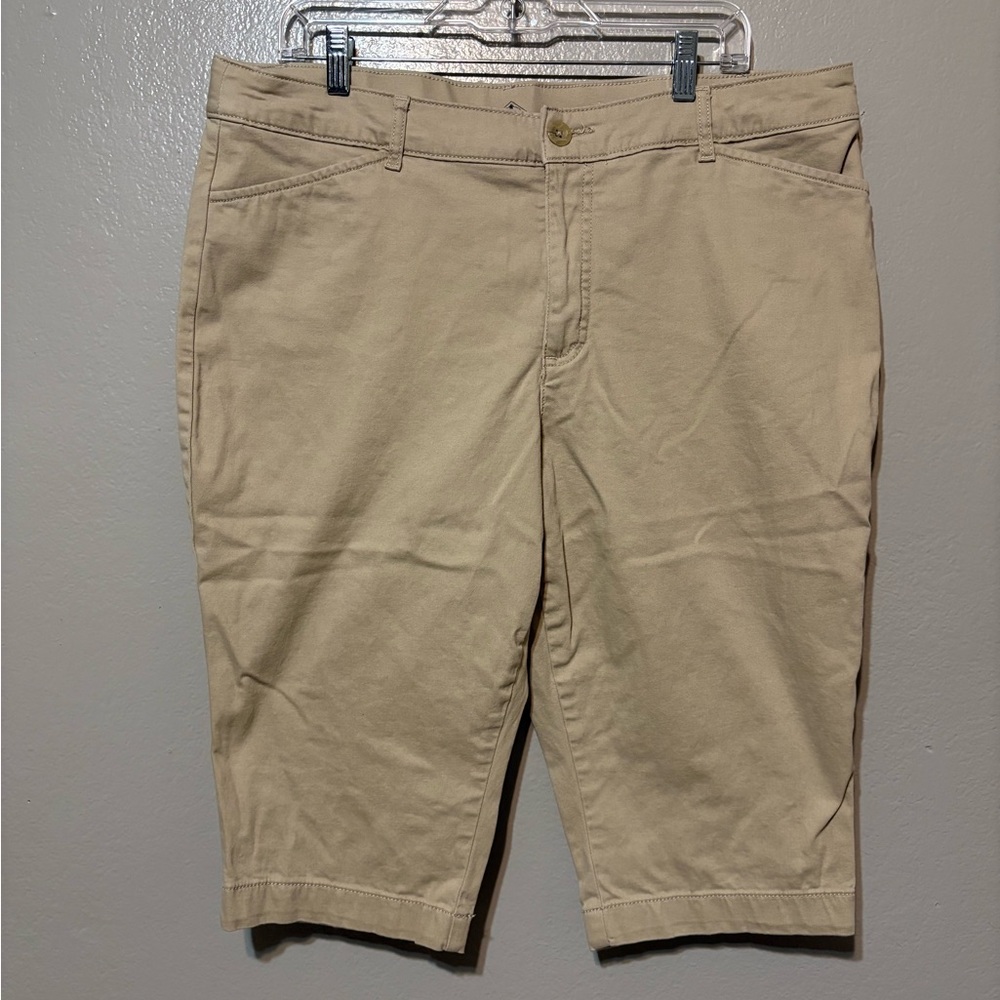 Women’s Khaki St. John’s Bay Capris‎ Size 16P